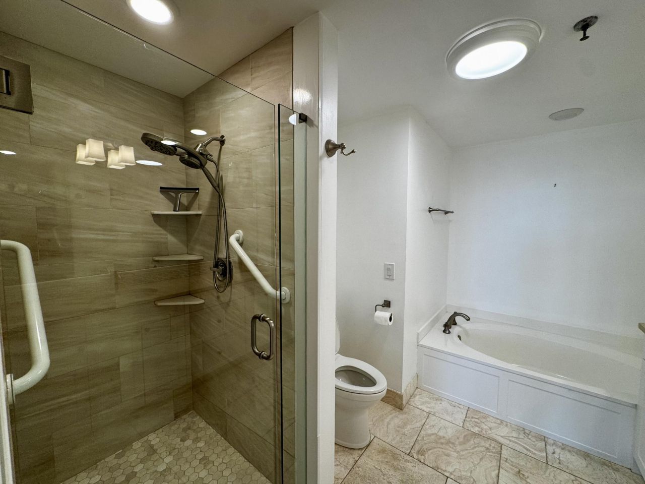 11370 Twelve Oaks Way, Unit 418, North Palm Beach, FL 33408 Photo