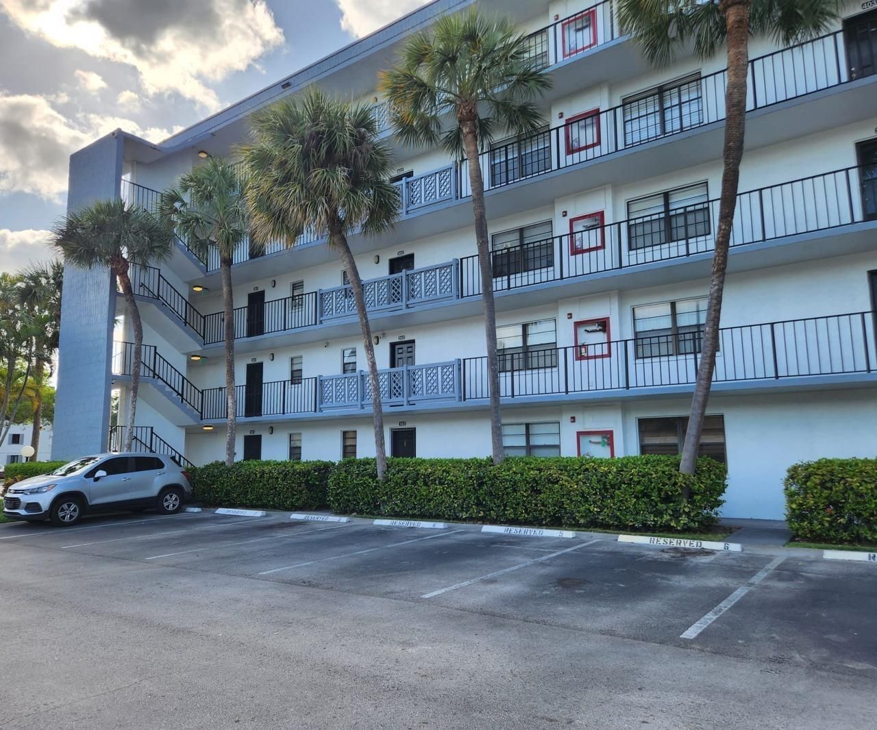 9235 SW 8th 402 Street, Unit 402, Boca Raton, FL 33428 Photo