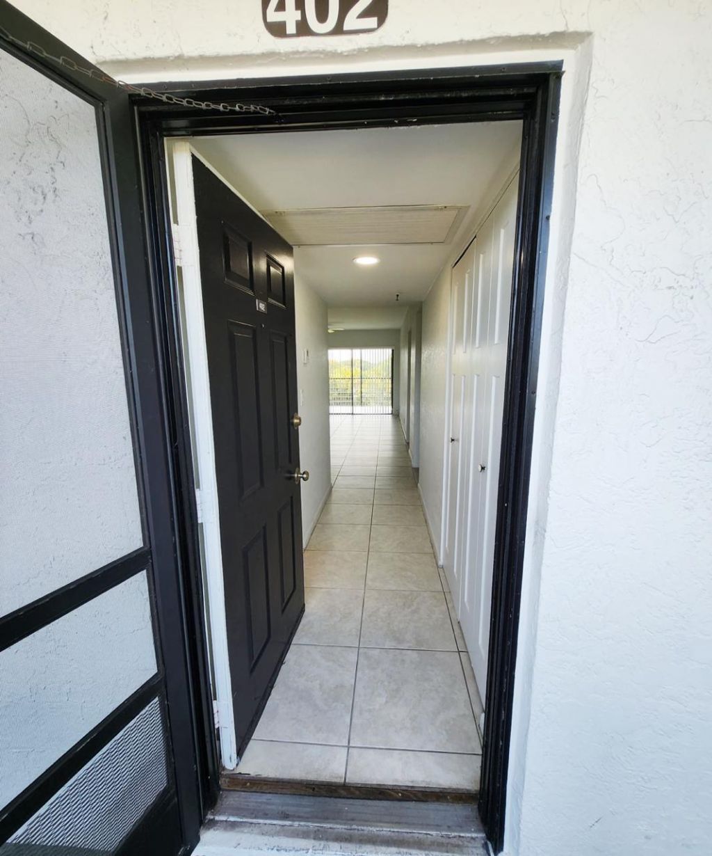 9235 SW 8th 402 Street, Unit 402, Boca Raton, FL 33428 Photo