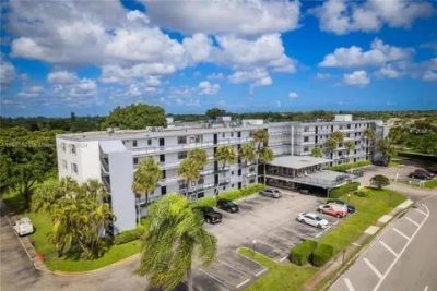 9235 SW 8th 402 Street, Unit 402, Boca Raton, FL 33428 Photo