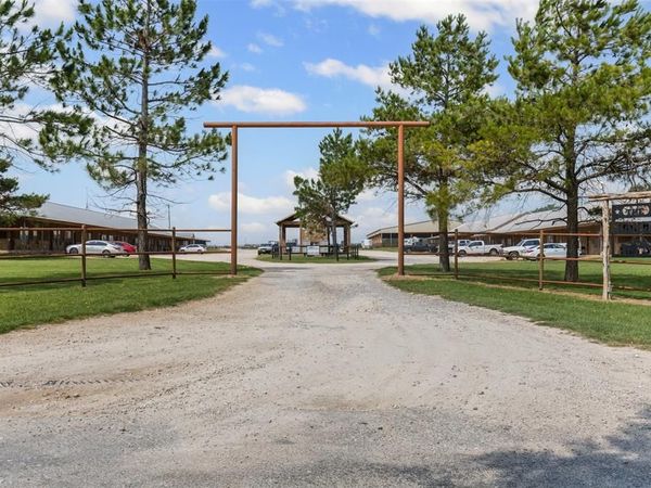 295 Lindsey Lane, Stephenville, TX 76401