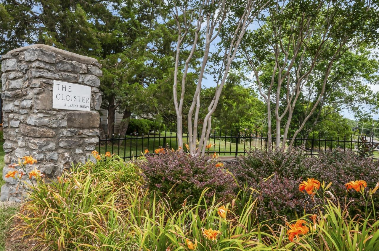 421 Siena Dr, Nashville, TN 37205 Main Photo