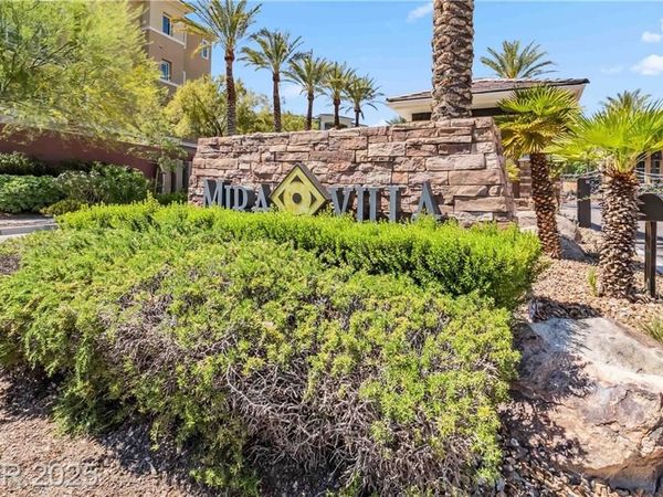 9125 Las Manaitas Avenue, Unit 302, Las Vegas, NV 89144