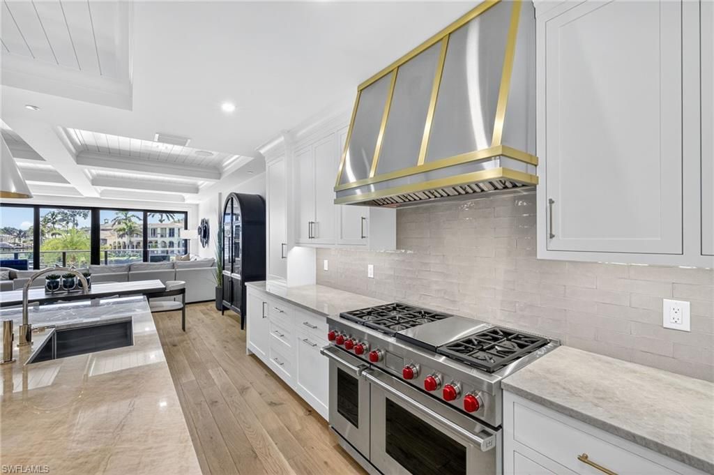 1820 Gulf Shore Blvd N, Unit 202, Naples, FL 34102 Photo