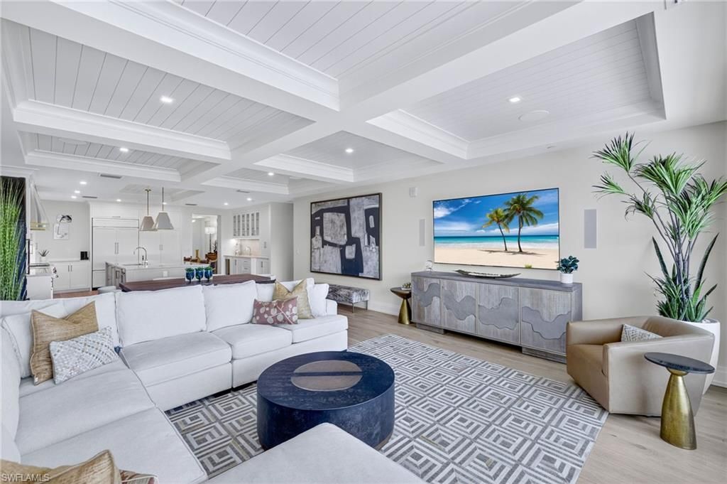 1820 Gulf Shore Blvd N, Unit 202, Naples, FL 34102 Photo