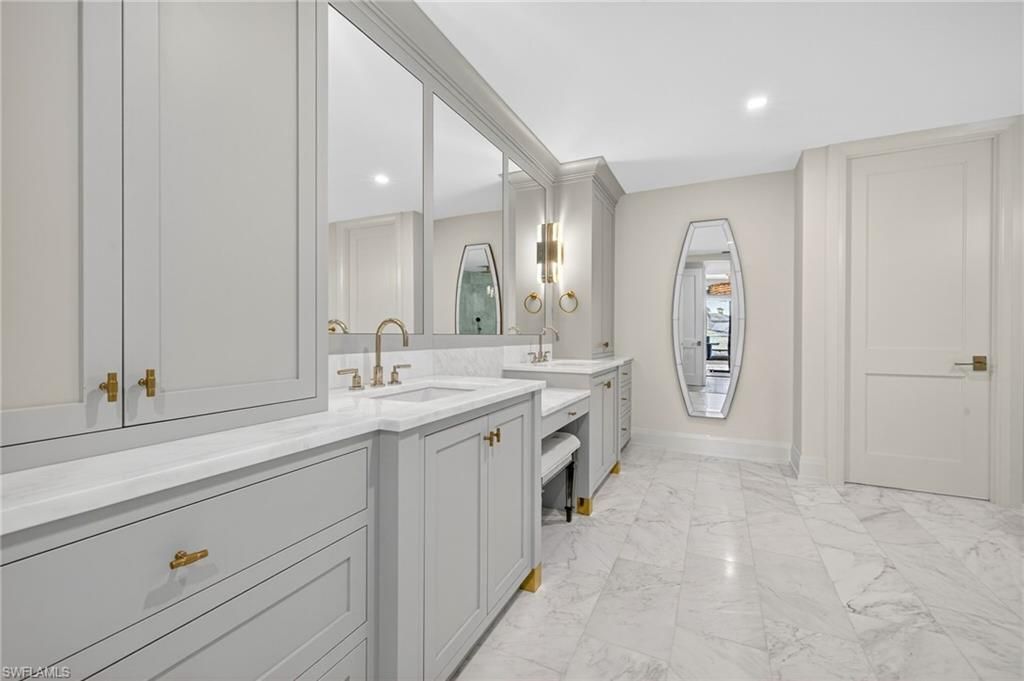 1820 Gulf Shore Blvd N, Unit 202, Naples, FL 34102 Photo