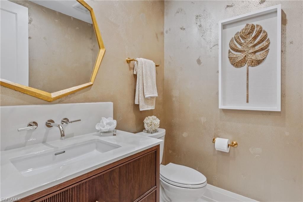 1820 Gulf Shore Blvd N, Unit 202, Naples, FL 34102 Photo