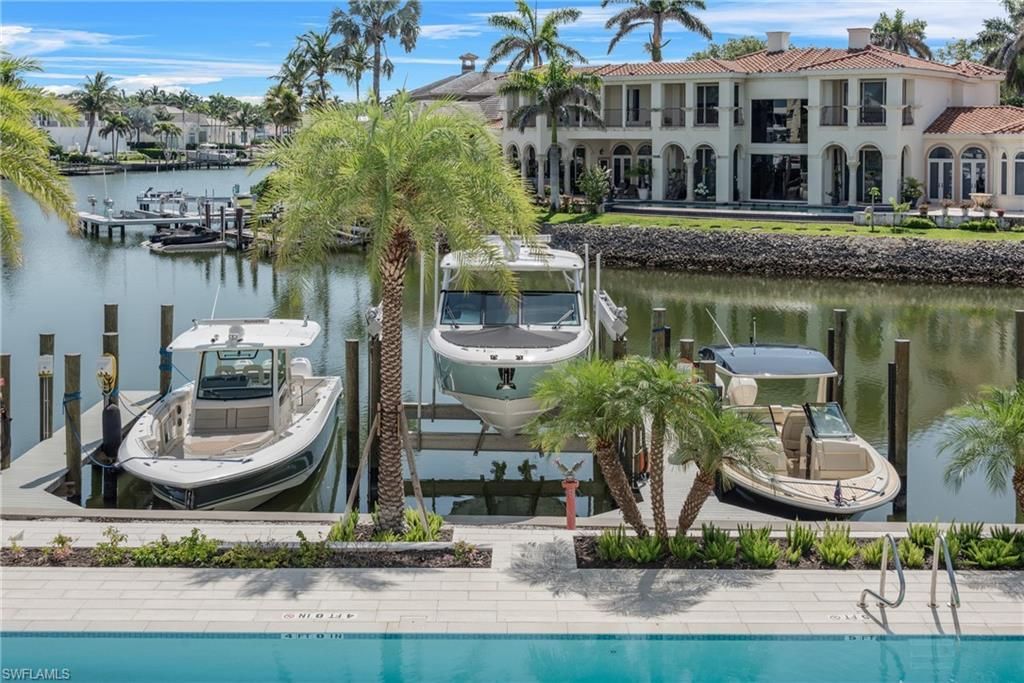 1820 Gulf Shore Blvd N, Unit 202, Naples, FL 34102 Photo