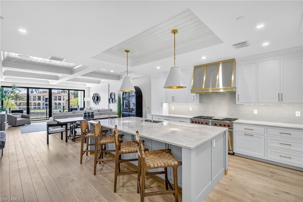 1820 Gulf Shore Blvd N, Unit 202, Naples, FL 34102 Photo