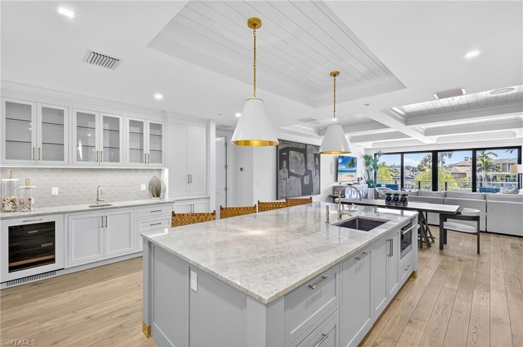 1820 Gulf Shore Blvd N, Unit 202, Naples, FL 34102 Photo