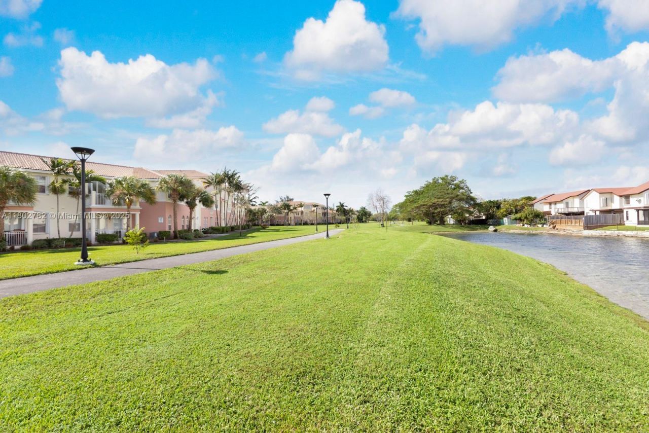 10022 NW 7th St, Unit 206, Miami, FL 33172 Photo