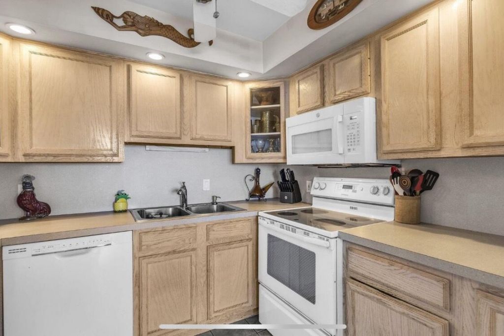 2000 Coco Plum Drive, Unit 603, Marathon, FL 33050 Photo