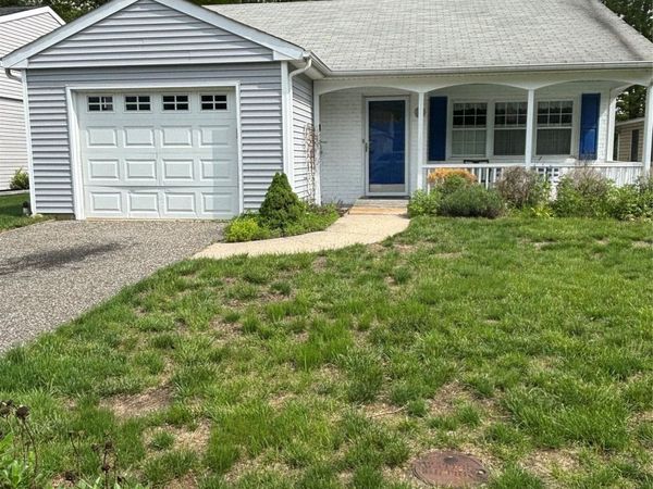 190 Canterbury Drive, Ridge, NY 11961