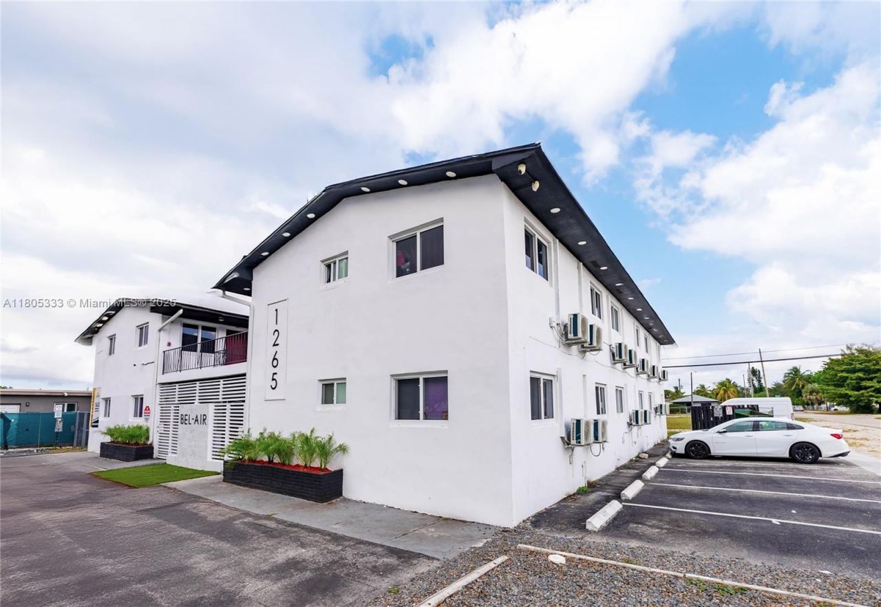 1265 Sharazad Blvd, Opa Locka, FL 33054 Photo