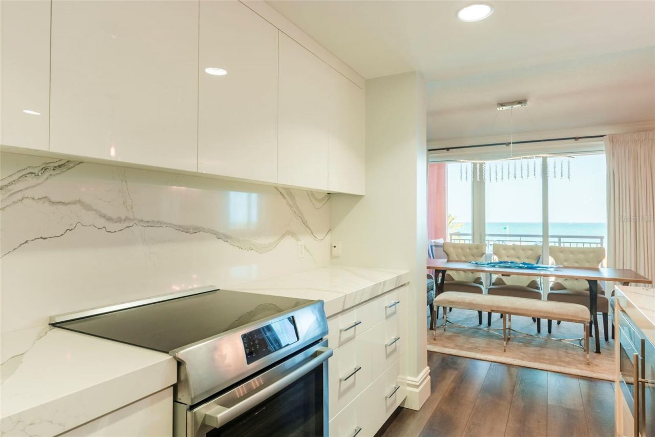 301 S Gulfview Boulevard, Unit 304, Clearwater Beach, FL 33767 Photo