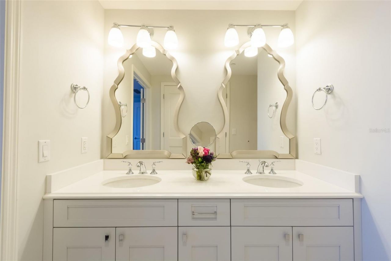 301 S Gulfview Boulevard, Unit 304, Clearwater Beach, FL 33767 Photo