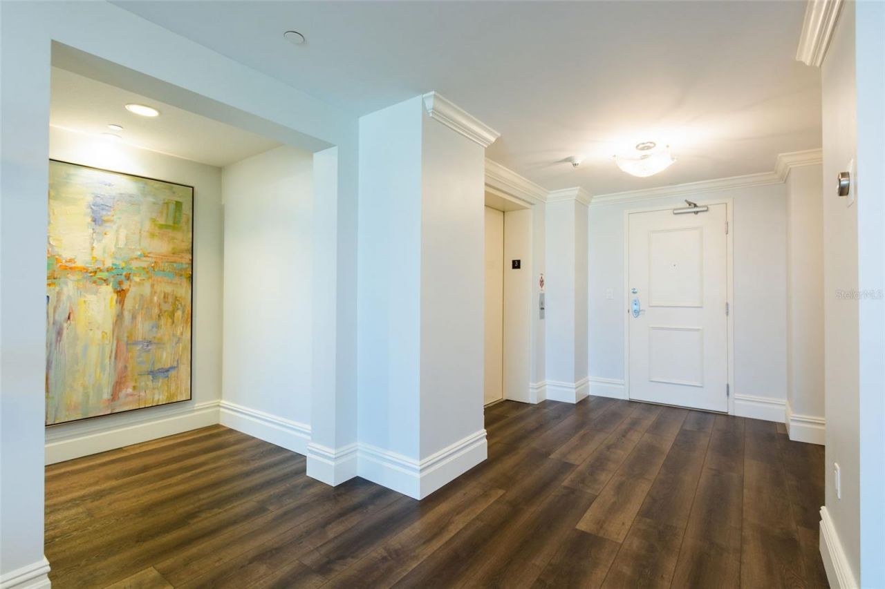 301 S Gulfview Boulevard, Unit 304, Clearwater Beach, FL 33767 Photo