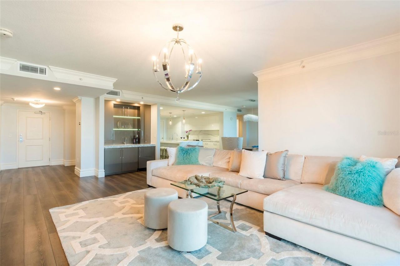 301 S Gulfview Boulevard, Unit 304, Clearwater Beach, FL 33767 Photo