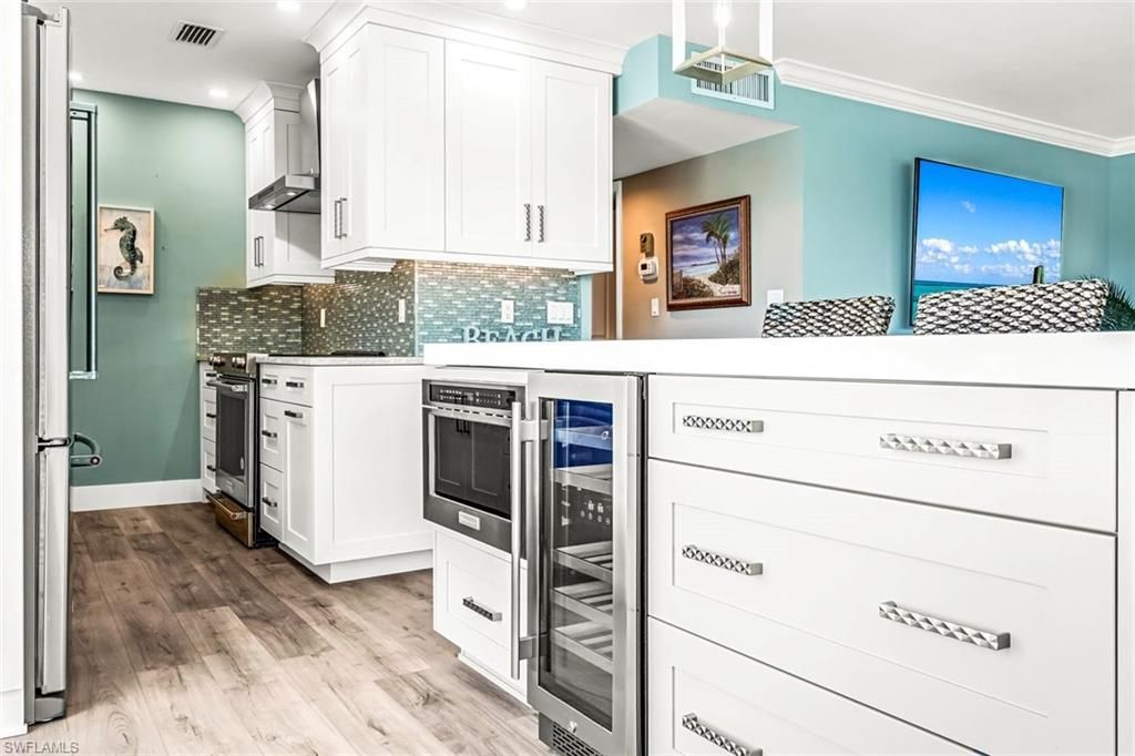 333 Harbour Dr, Unit 201, Naples, FL 34103 Photo