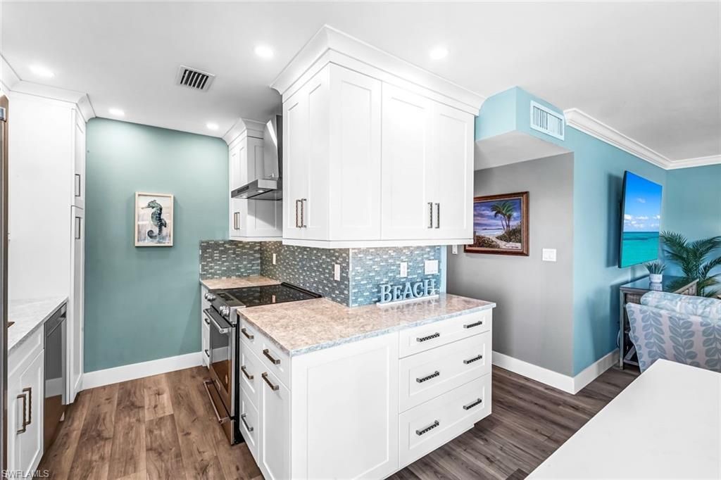 333 Harbour Dr, Unit 201, Naples, FL 34103 Photo