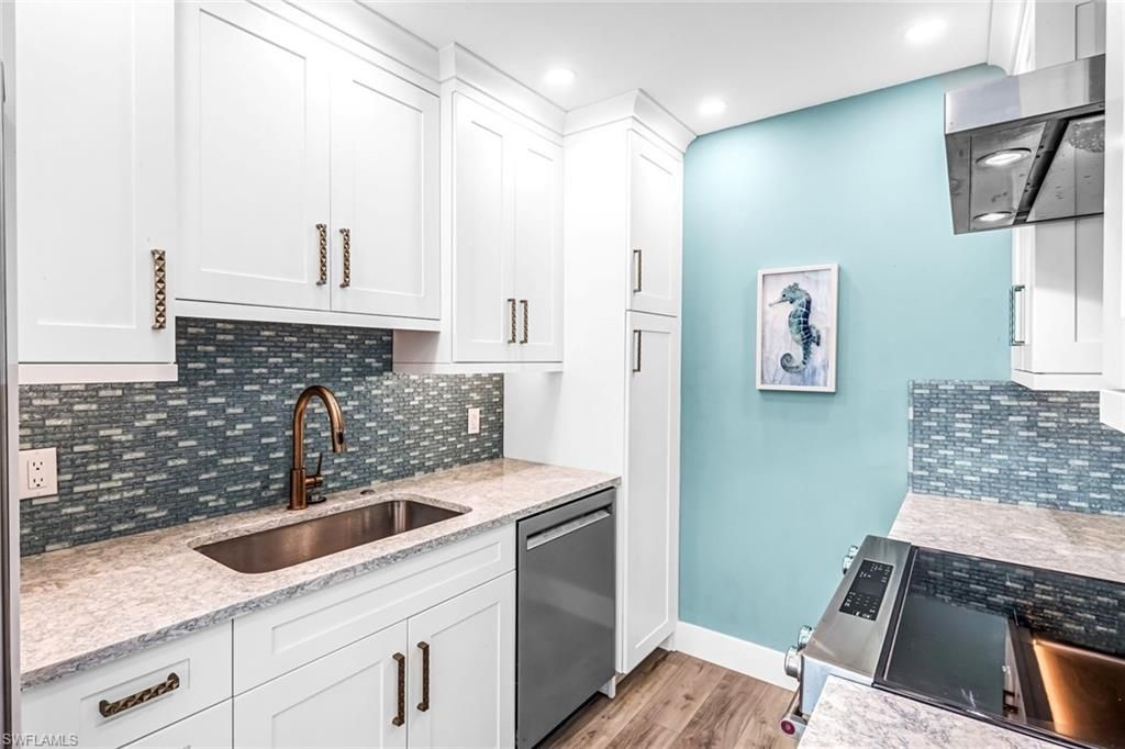 333 Harbour Dr, Unit 201, Naples, FL 34103 Photo