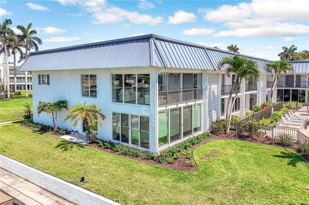 333 Harbour Dr, Unit 201, Naples, FL 34103 Photo