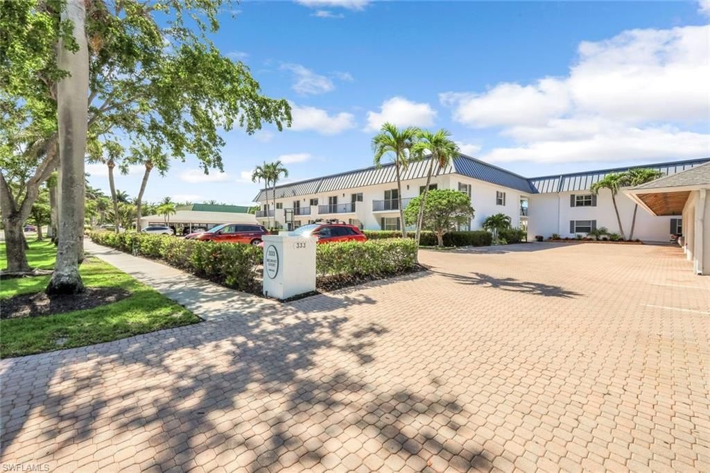 333 Harbour Dr, Unit 201, Naples, FL 34103 Photo