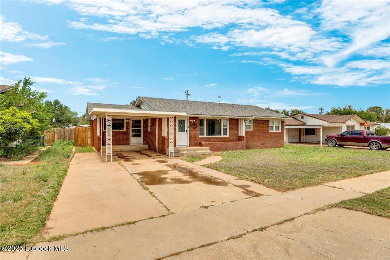 E Reppto Street, Brownfield, TX 79316 Main Photo