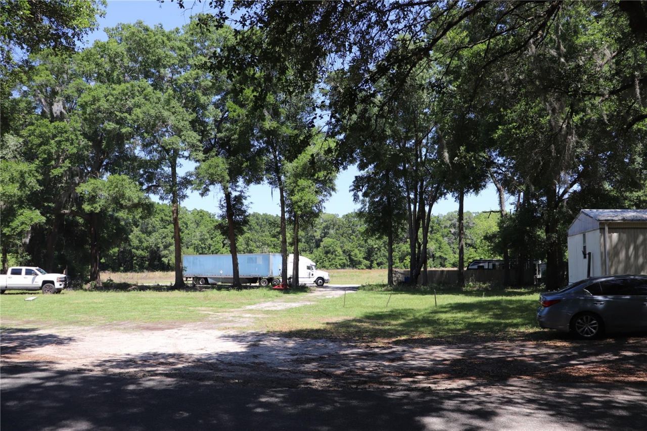 2469 NW 145th Street, Citra, FL 32113 Main Photo