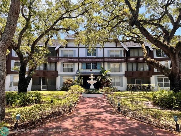 3710 Inverrary Dr, Unit 3Y, Fort Lauderdale, FL 33319