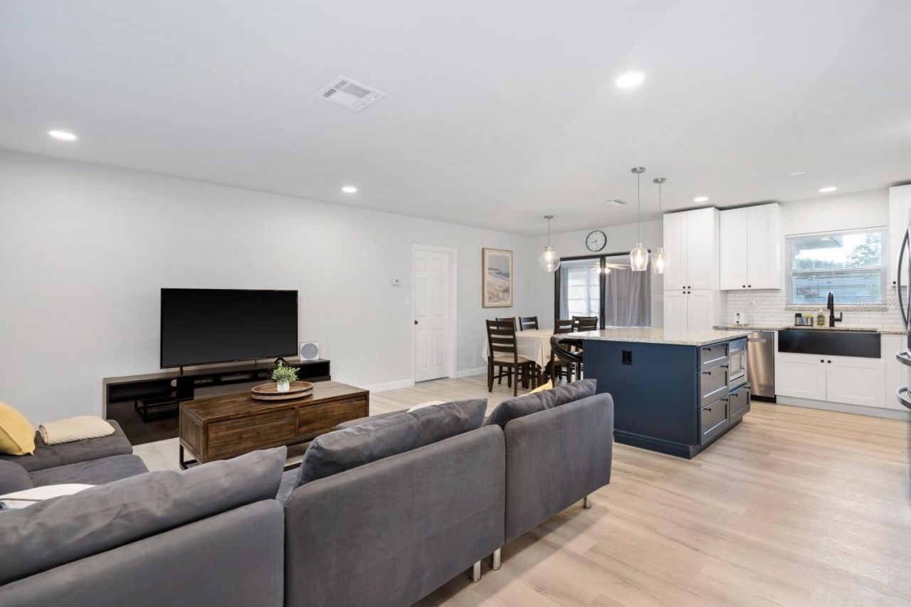 3303 32nd Street W, Bradenton, FL 34205 Photo