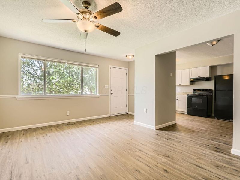 5114 Carbondale Drive, Columbus, OH 43232 Photo 2