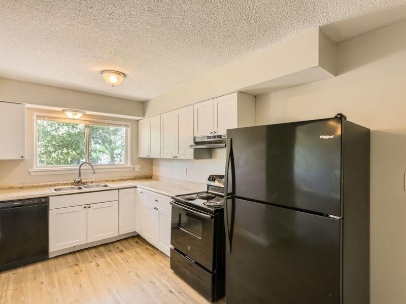 5114 Carbondale Drive, Columbus, OH 43232 Photo 3