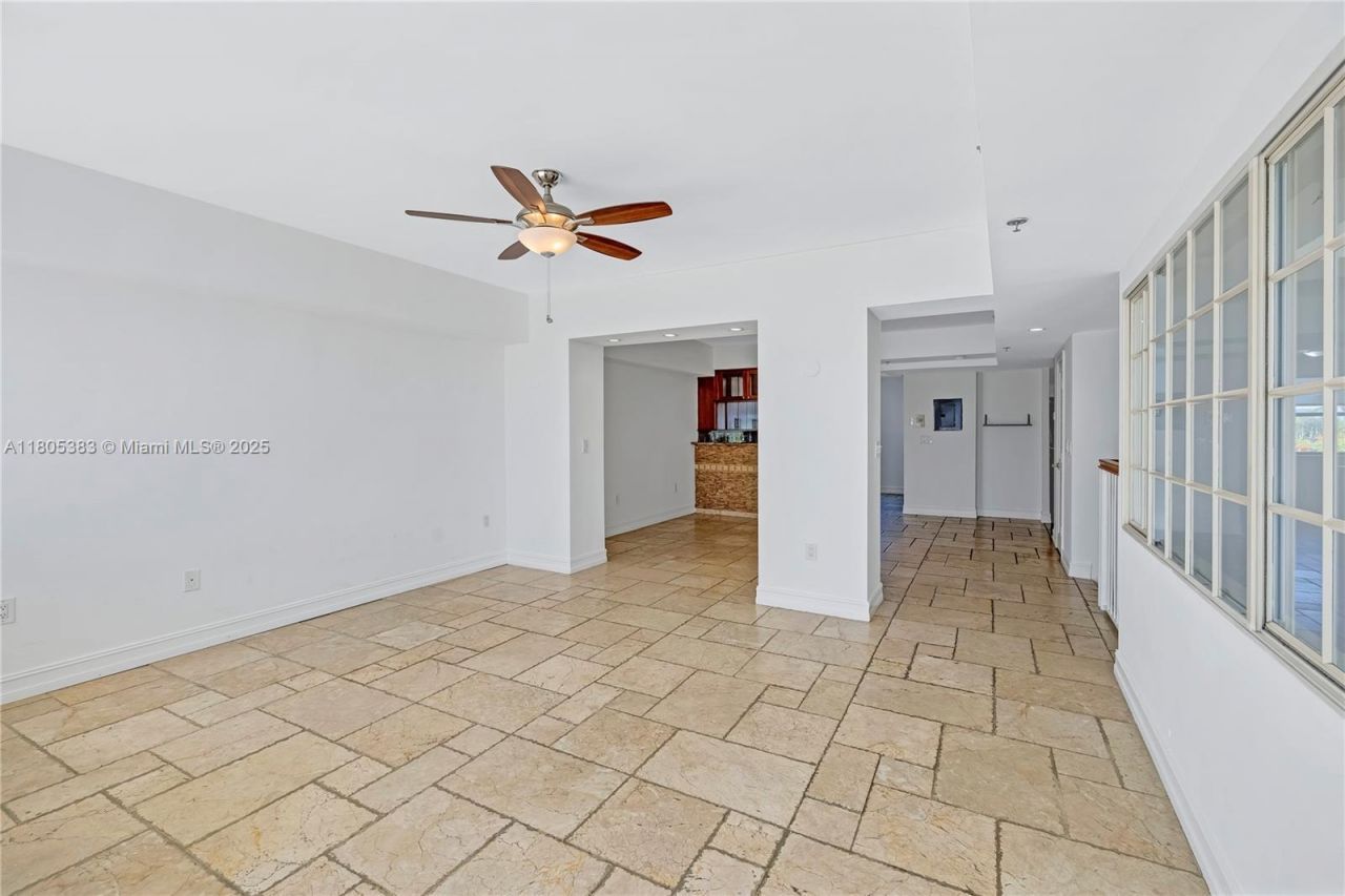 401 Poinciana Dr, Unit 1225, Sunny Isles Beach, FL 33160 Photo