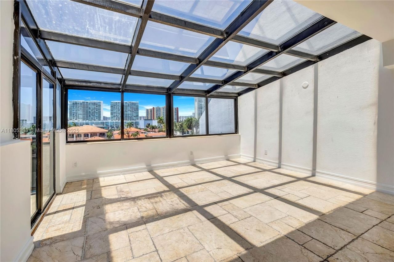 401 Poinciana Dr, Unit 1225, Sunny Isles Beach, FL 33160 Photo