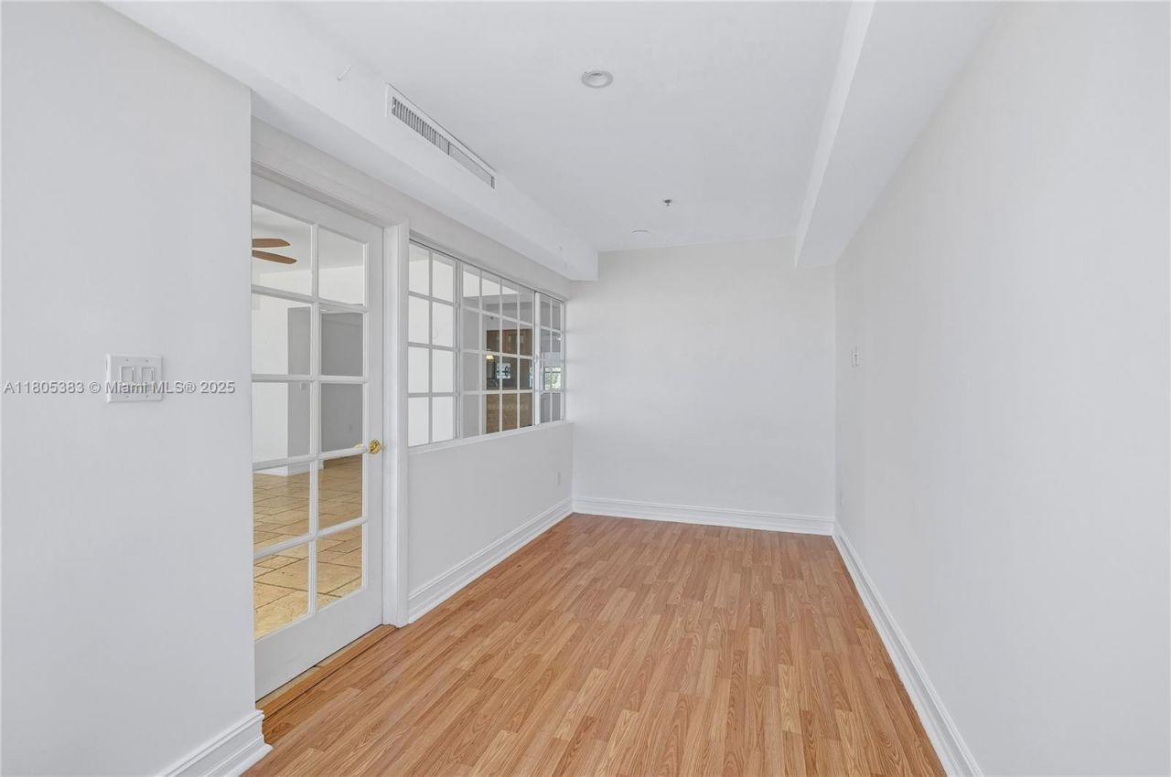 401 Poinciana Dr, Unit 1225, Sunny Isles Beach, FL 33160 Photo