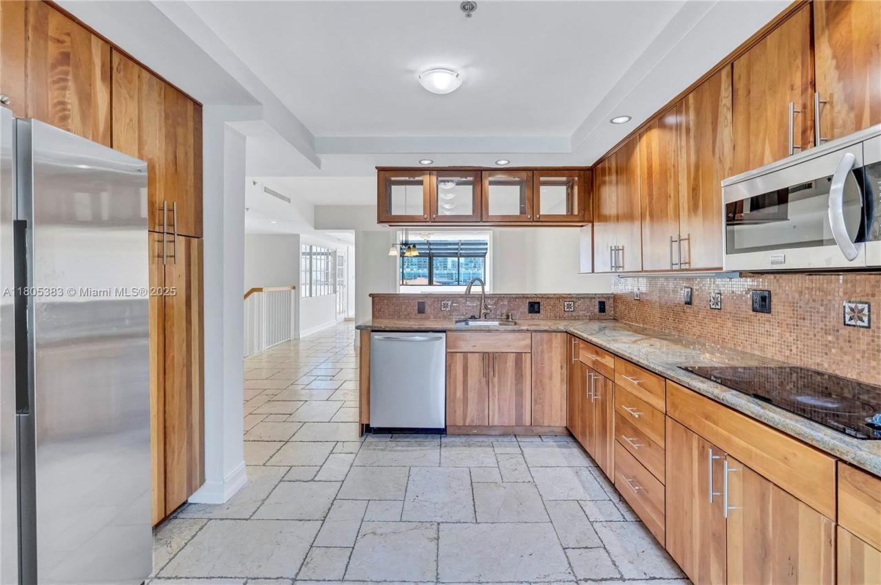 401 Poinciana Dr, Unit 1225, Sunny Isles Beach, FL 33160 Photo