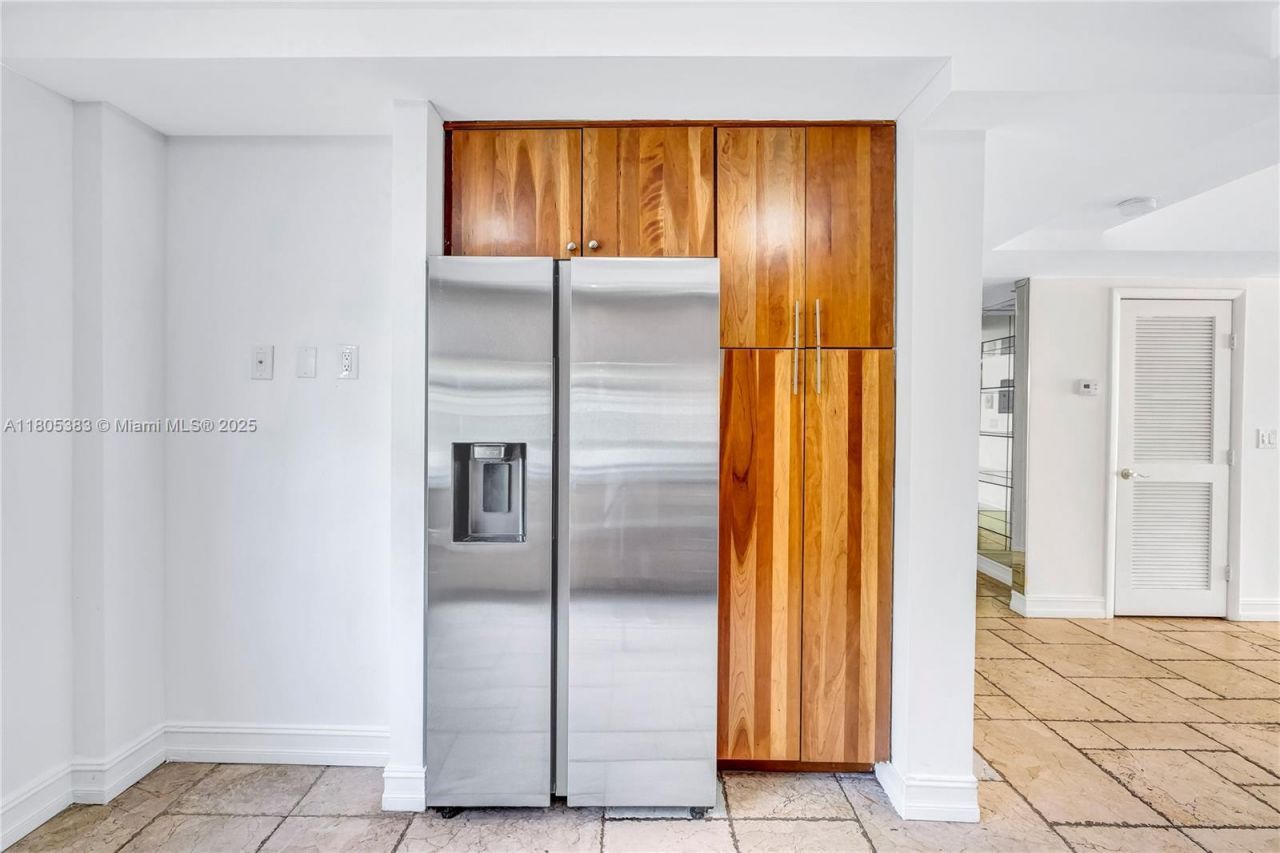 401 Poinciana Dr, Unit 1225, Sunny Isles Beach, FL 33160 Photo