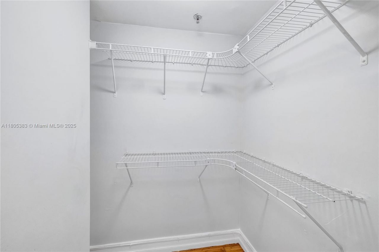 401 Poinciana Dr, Unit 1225, Sunny Isles Beach, FL 33160 Photo