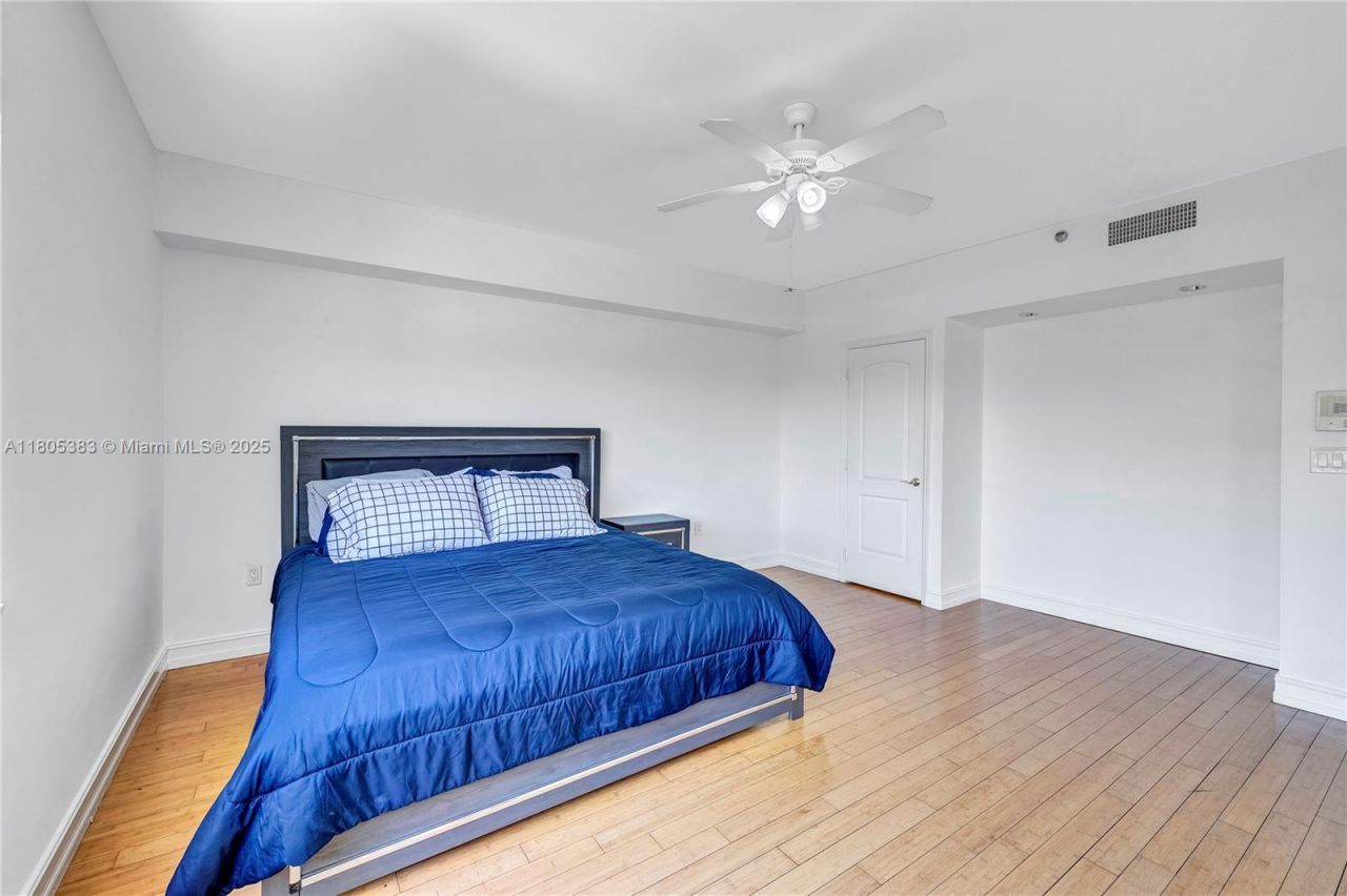 401 Poinciana Dr, Unit 1225, Sunny Isles Beach, FL 33160 Photo