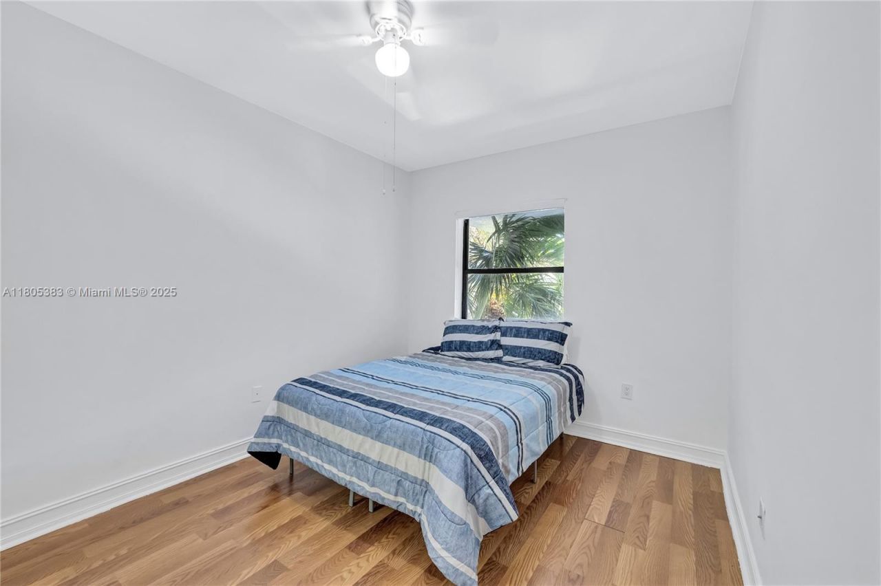 401 Poinciana Dr, Unit 1225, Sunny Isles Beach, FL 33160 Photo