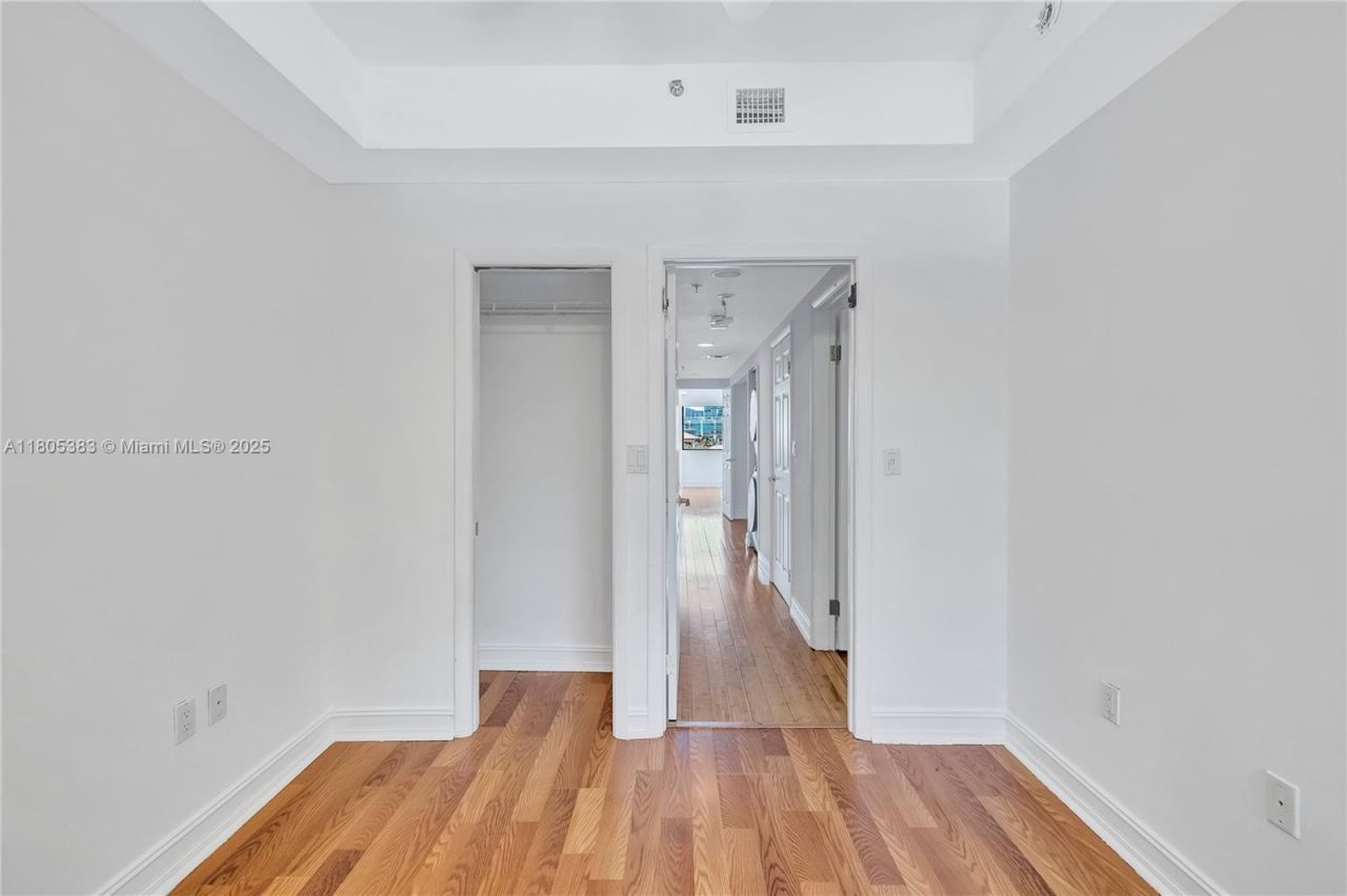 401 Poinciana Dr, Unit 1225, Sunny Isles Beach, FL 33160 Photo