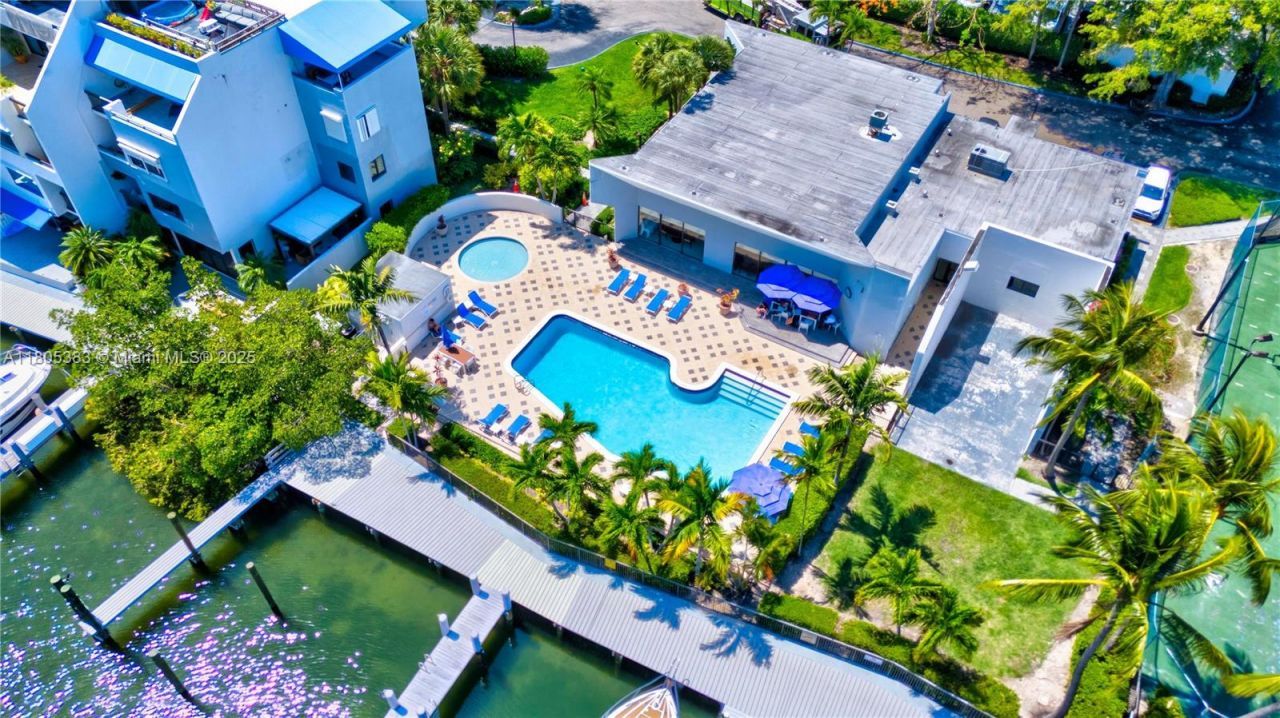 401 Poinciana Dr, Unit 1225, Sunny Isles Beach, FL 33160 Photo