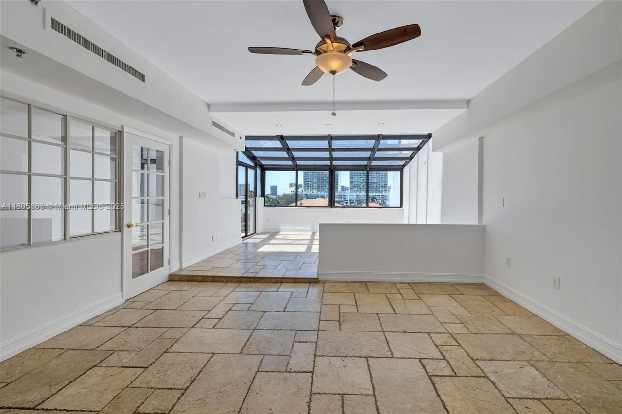 401 Poinciana Dr, Unit 1225, Sunny Isles Beach, FL 33160 Photo