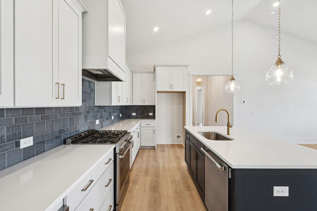 827 Gentle Breeze Drive Photo 17