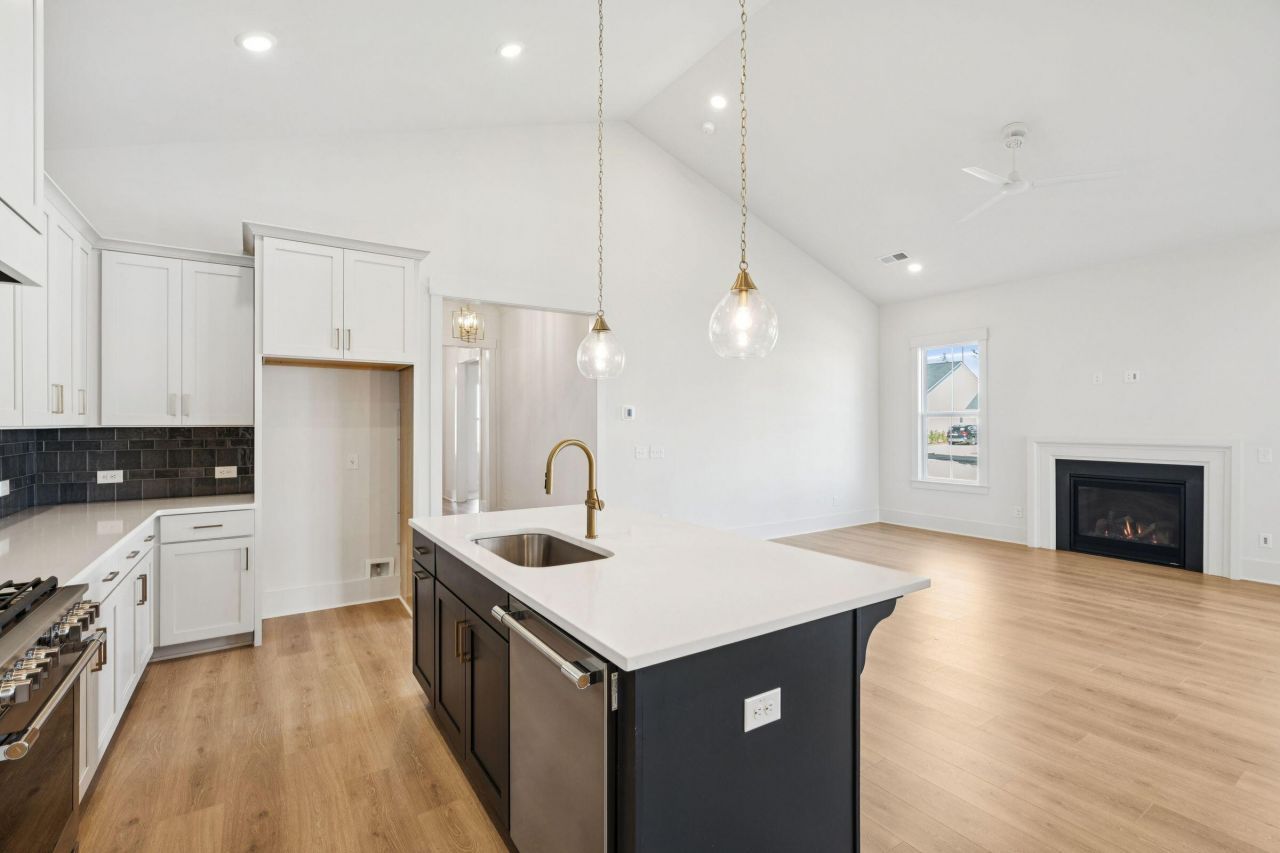 827 Gentle Breeze Drive Photo 18