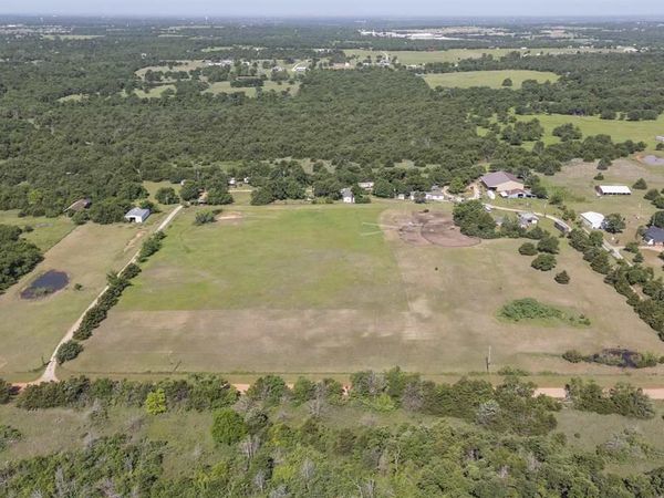 9925 S Anderson, Guthrie, OK 73044