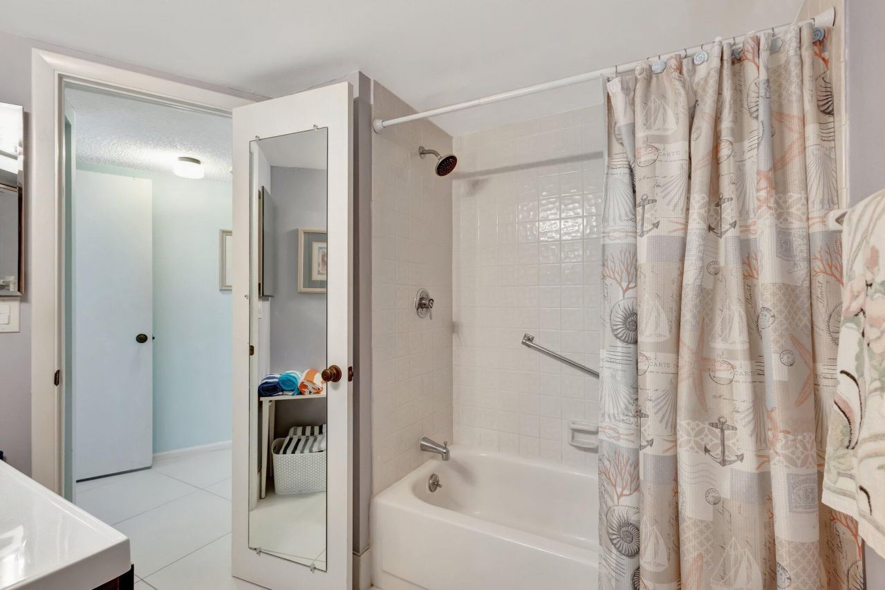 2800 N Ocean Drive, Unit A-17c, Singer Island, FL 33404 Photo