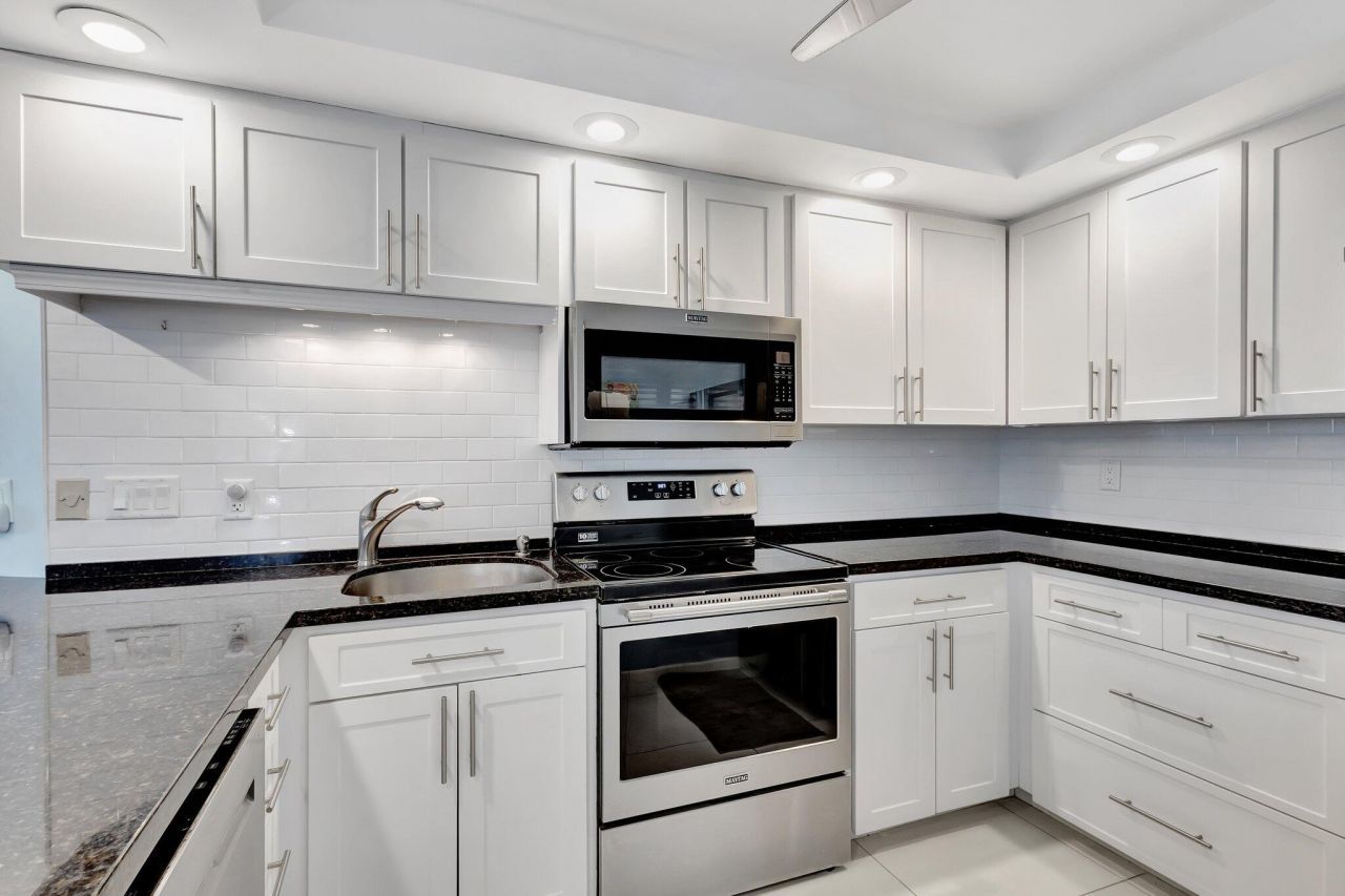 2800 N Ocean Drive, Unit A-17c, Singer Island, FL 33404 Photo