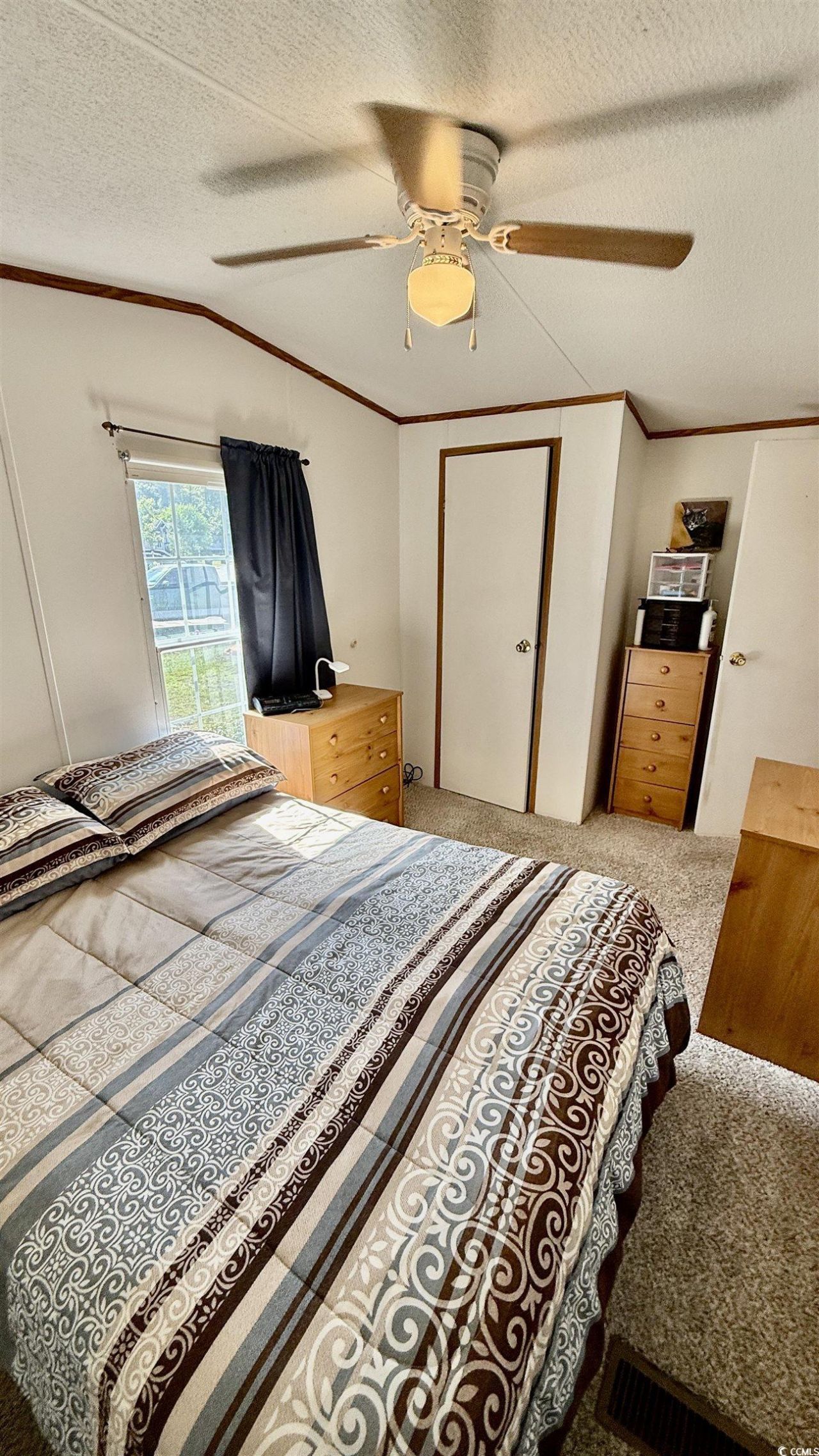 1056 Hunter Way Photo 10